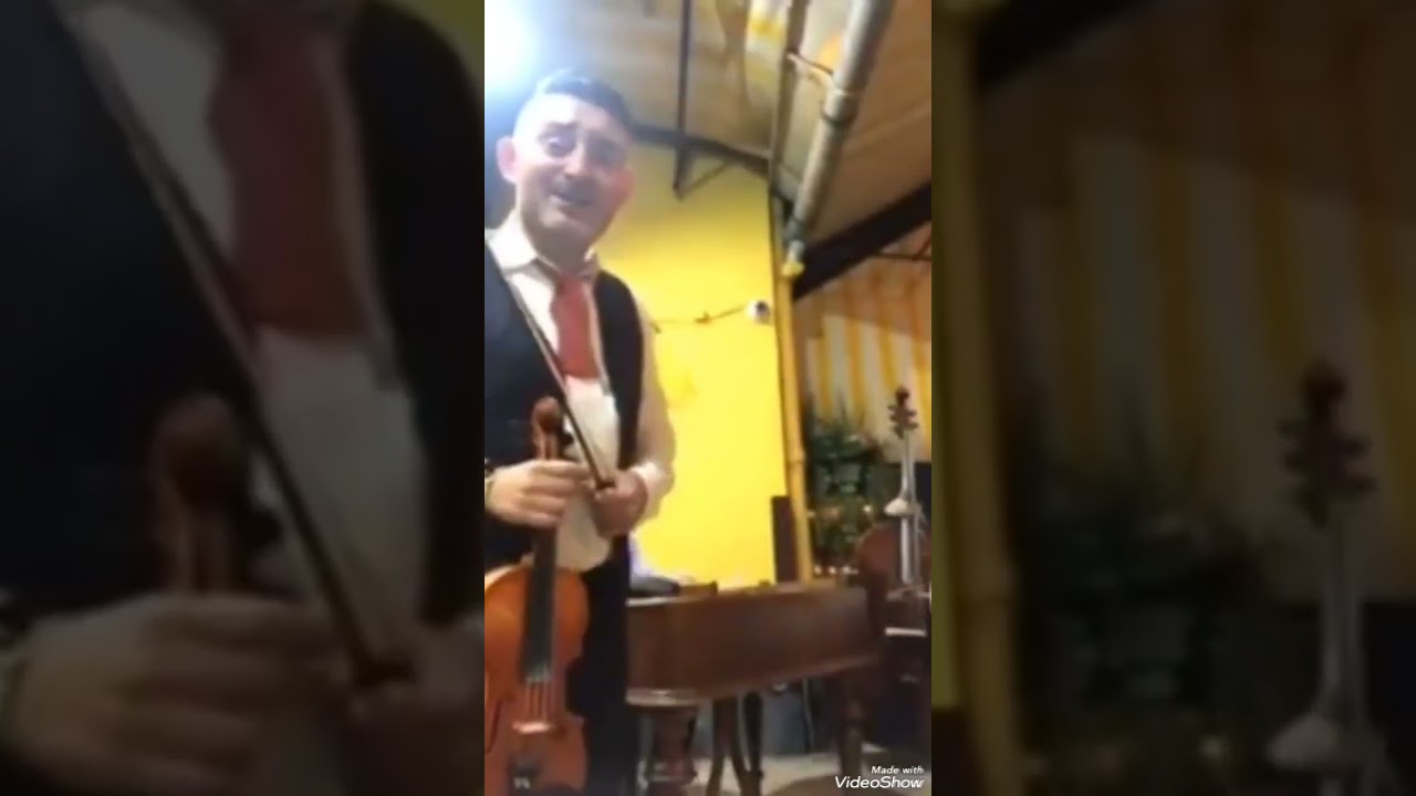 Ökrös Pisti és zenekara....