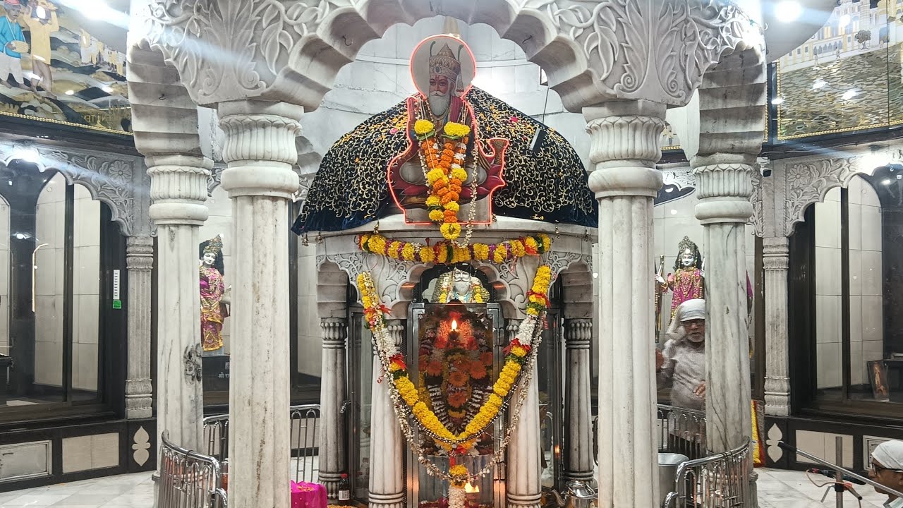 Gurmukh Chughria is live from Puj chaliha Sahib mandir ulhasnagar 5