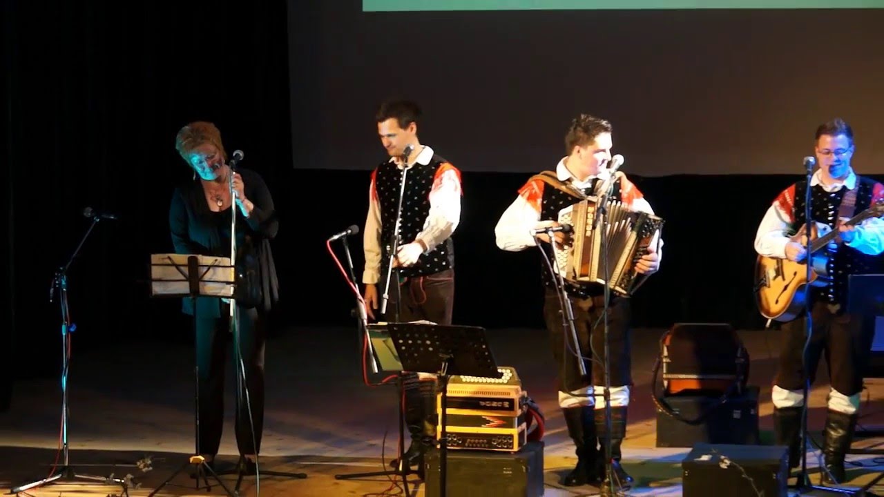 Ansambel Glas in Romana Cafuta- Ne joči dekle (v živo) [Koncert Kjer se čuje glas srca]