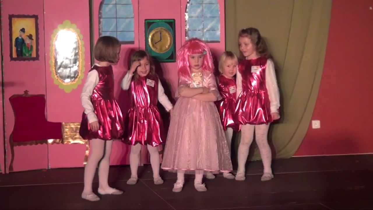 Przedszkole NUTKA - I miejsce w Gminnych Teatraliach - Łazy 2011