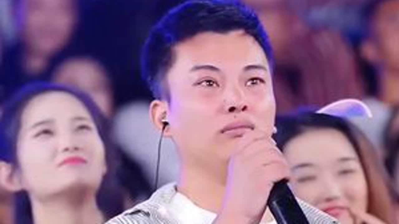 小伙李夏轩太有才了,一开口造就神级现场! #木森 #木森大舞台  #多才多艺  #人山人海太热闹了