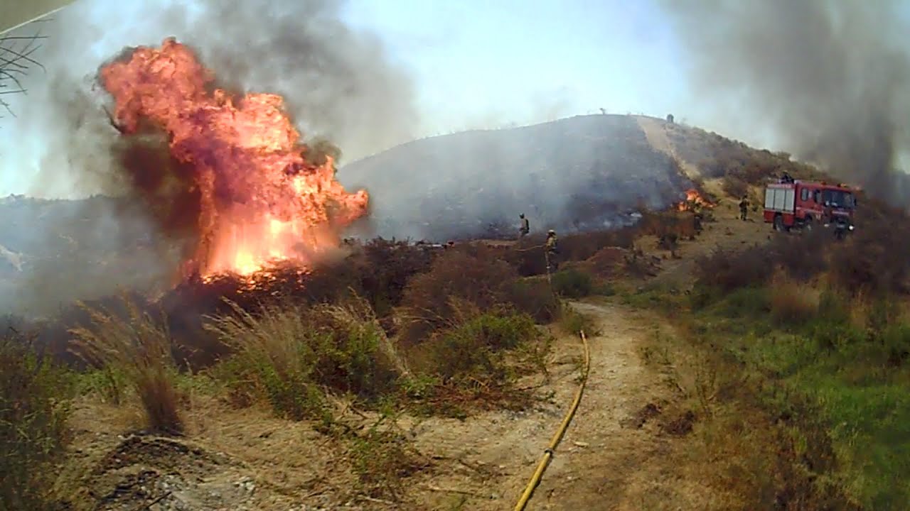 Bomberos Mijas- Incendio Forestal rodea a los Bomberos en Cerrado del Aguila Agosto2014 by Lolo