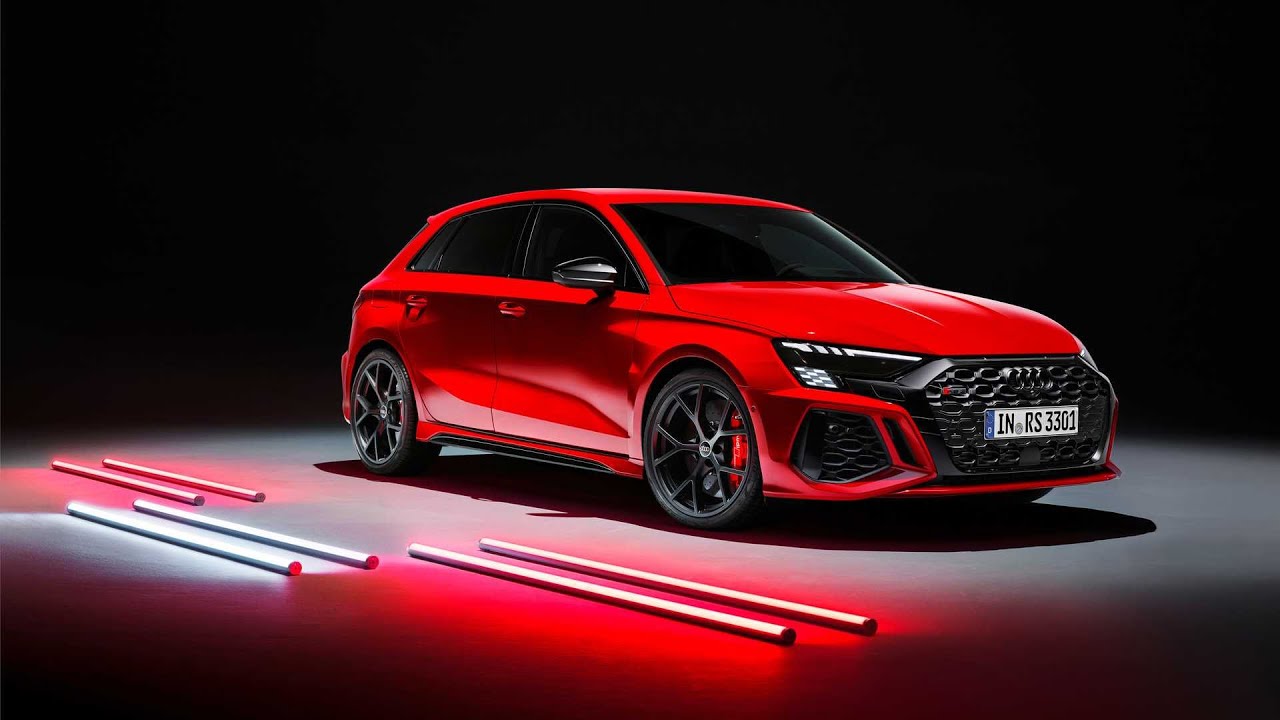 Novo Audi RS3 Sportback 2022 com motor 400 cv cinco cilindros turbinado