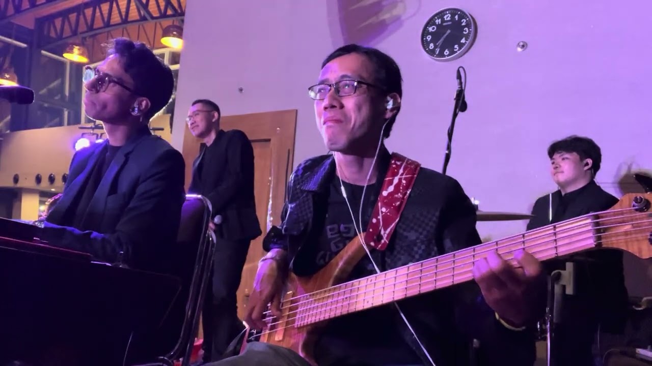 Spontaneous Smooth Jam 