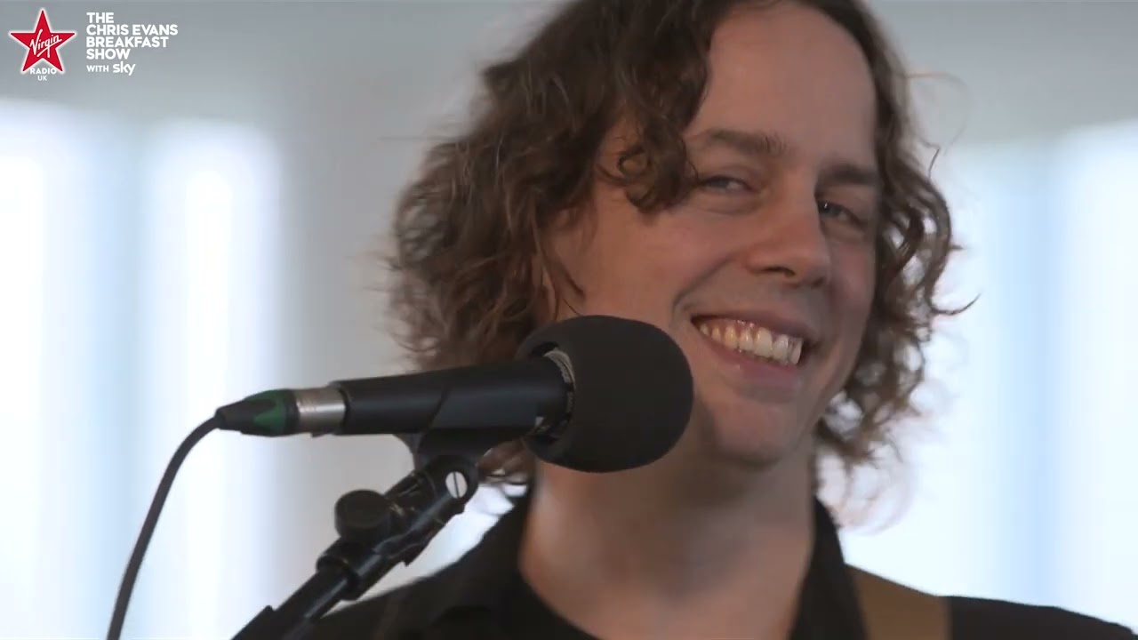 Razorlight - Before I Fall To Pieces (Live on The Chris Evans Breakfast Show with Sky)