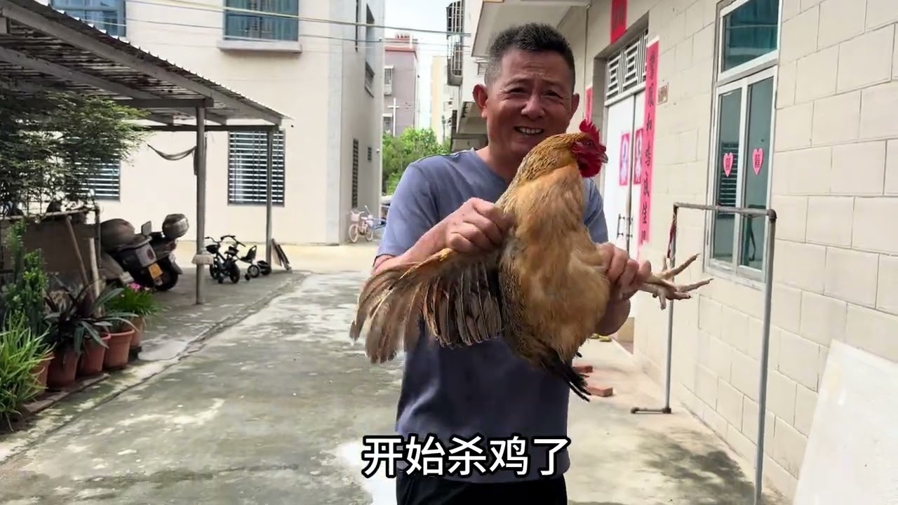 开海了，开海第一天，我们早早去市场买了螃蟹、虾还有鱼。叫公司的小伙伴一起来品尝开海的第一顿海鲜，分享开海的快乐#真实记录生活日常 #天然海鲜 #最新鲜的食材 #最简单的烹饪 #原汁原味