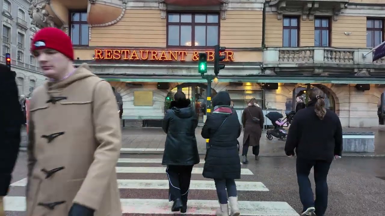 Stockholm City Centre Winter Walk ❄️🇸🇪 4K Snowy Streets & Nordic Atmosphere