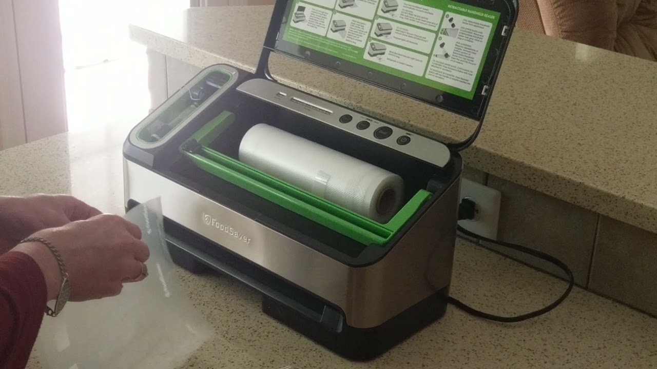 FoodSaver V4840 in action
