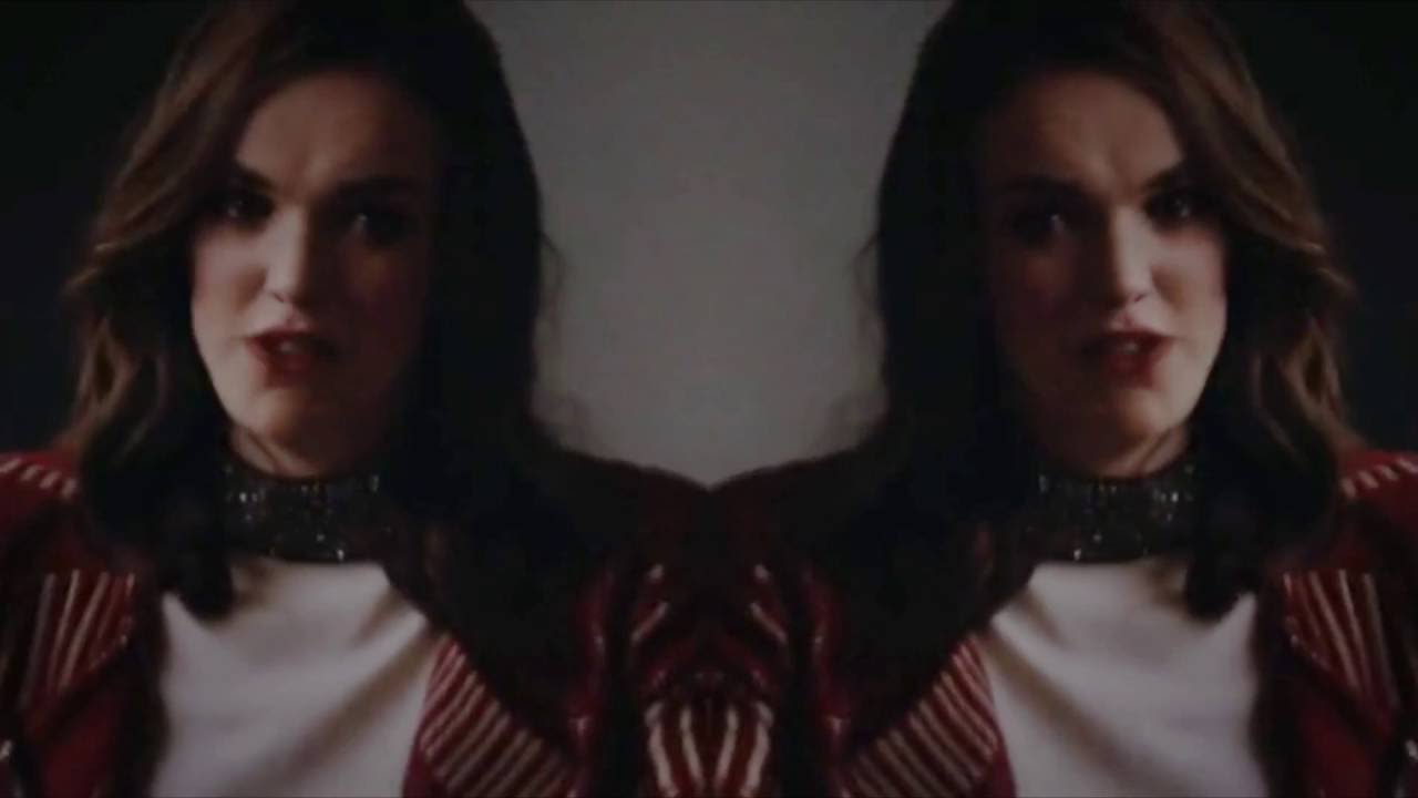 Jemma Simmons -I´m a sourviver
