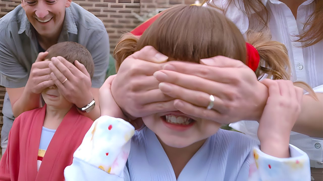 SURPRISE! 😮 😳 | TOPSY & TIM | WildBrain Kids