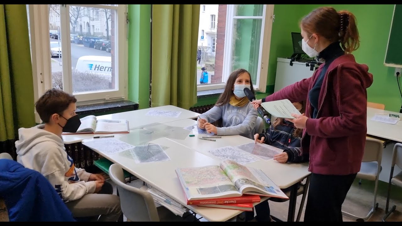 Schulrundgang durch das Gymnasium Steglitz mit Programm zum Tag der Offenen Tür 2022