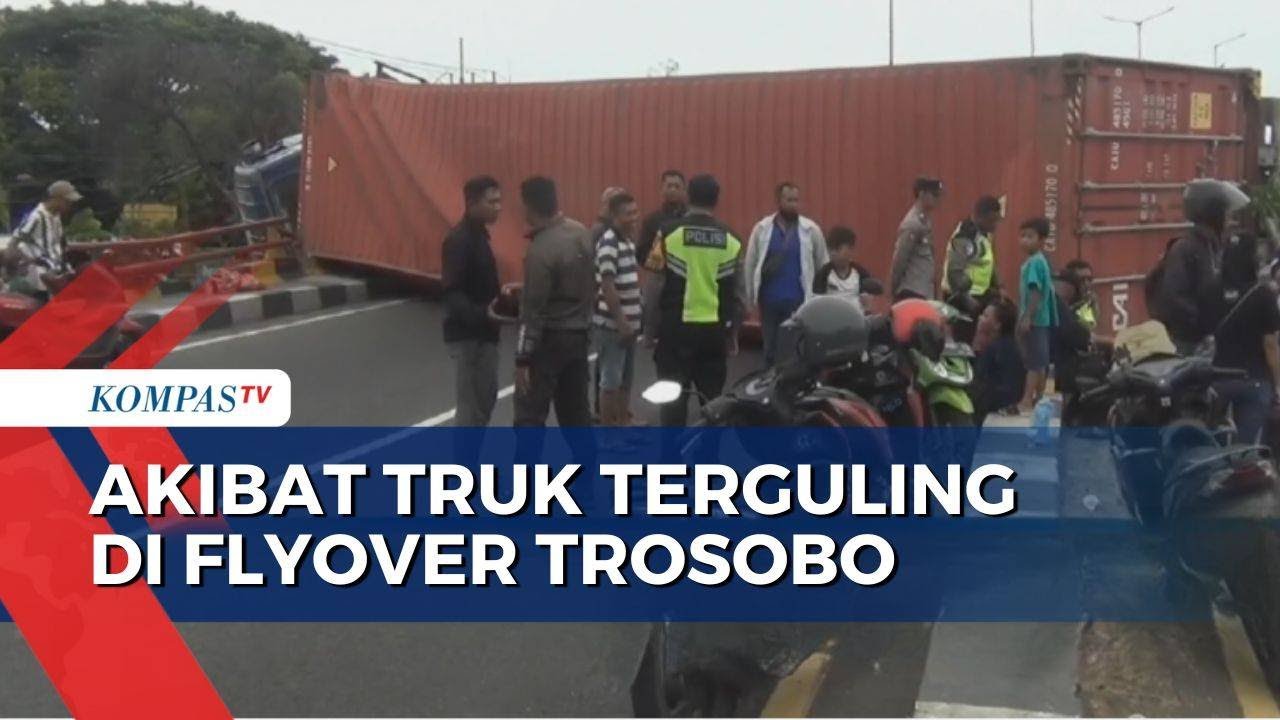 Truk Terguling di Flyover Trosobo, Sebabkan Kemacetan Jalan Mojokerto-Surabaya