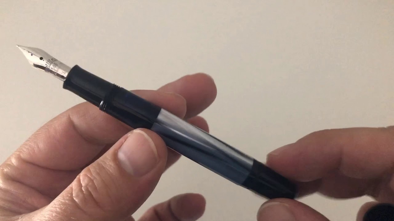 Pelikan M101N “Grey-Blue” - Fountain Pen Review