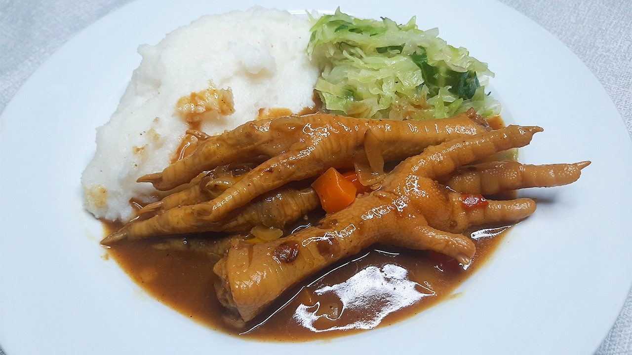 Quick way to cook chicken feet |  Cooking mautwana  the south africa way