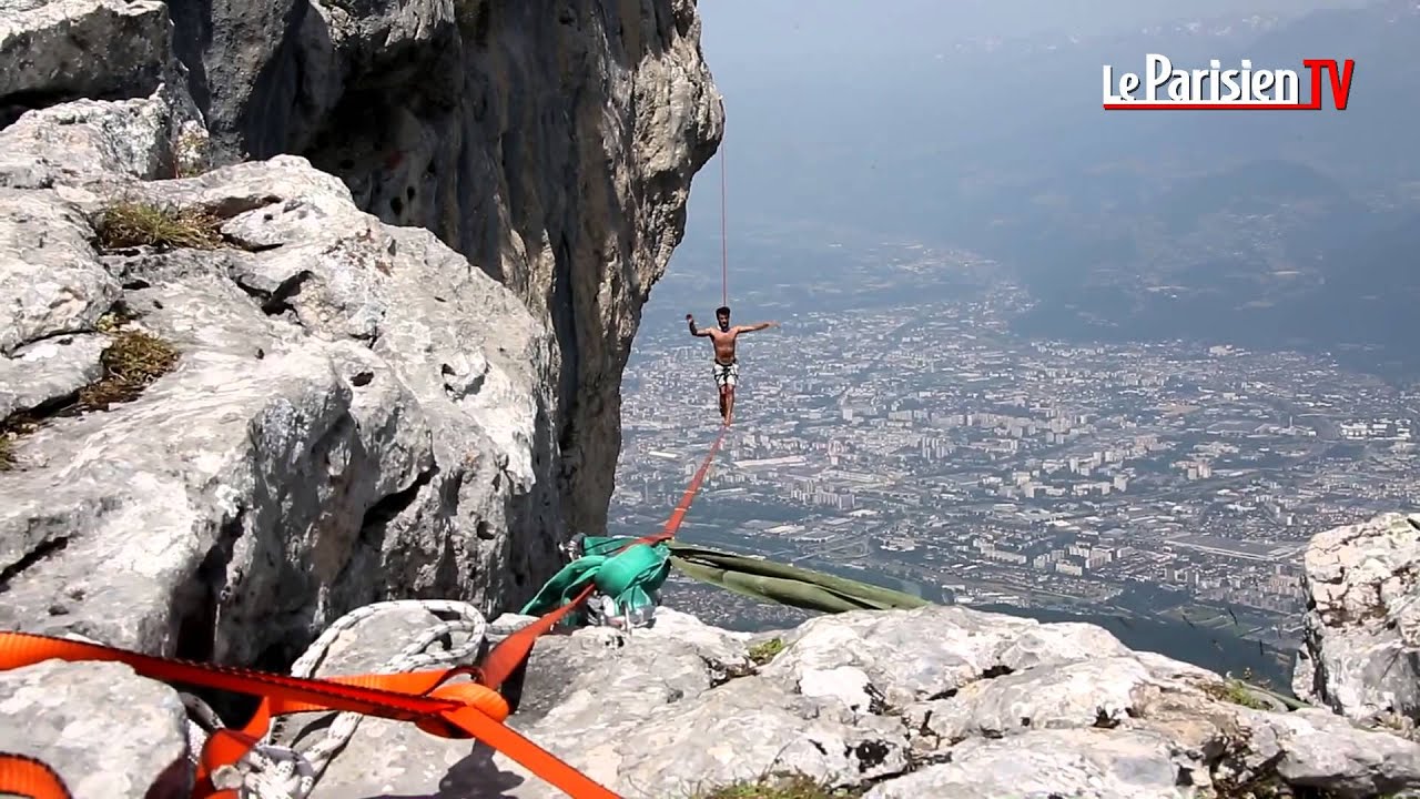 Extrême : ils jouent les funambules à 300 mètres du sol