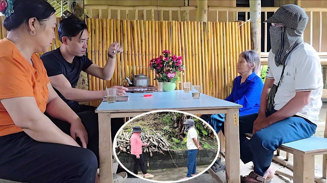 Sinh's father stole gold from his wife to compensate Bao, without Bao's knowledge.