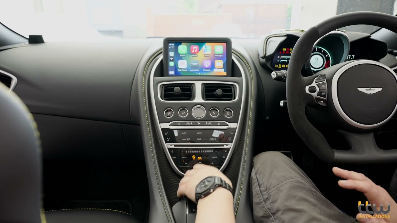 Aston Martin DBS - Apple CarPlay Integration - Genevo Pro 2M - Speed Camera Detection - TTW