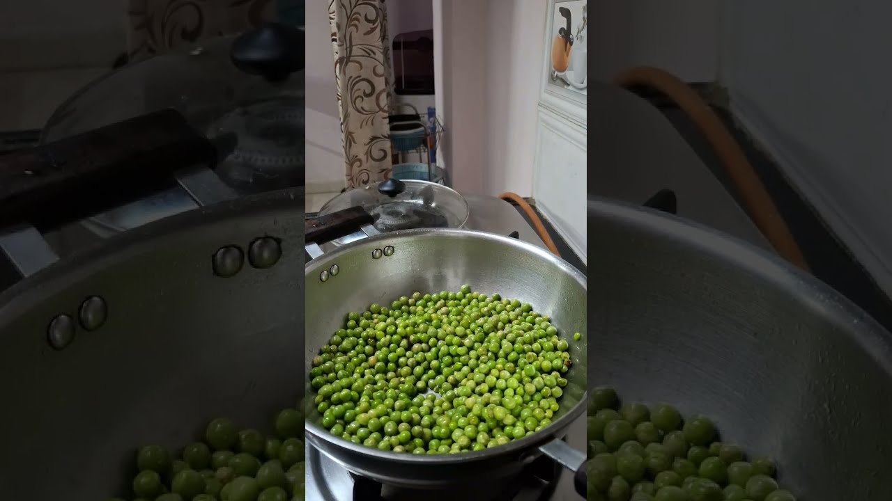 Matar ka neemona मटर का निमोना