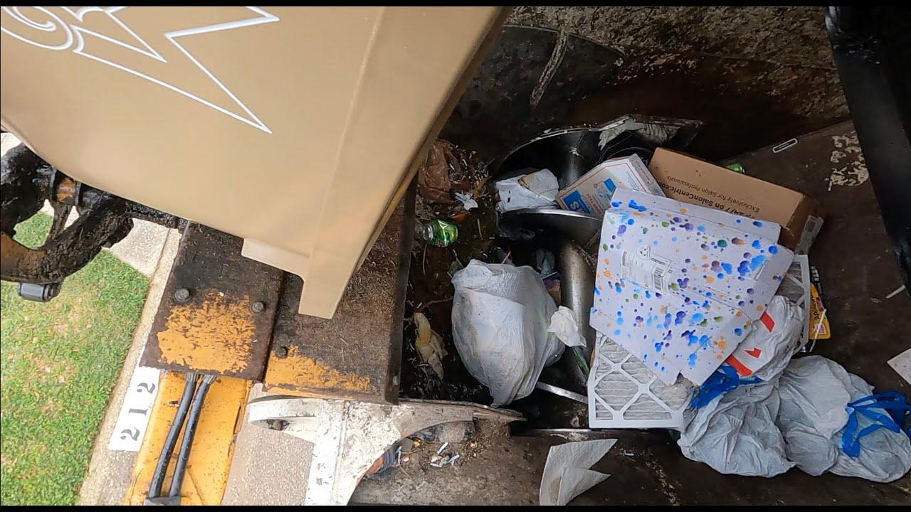 [WATCH] Trash gets DESTROYED by auger...