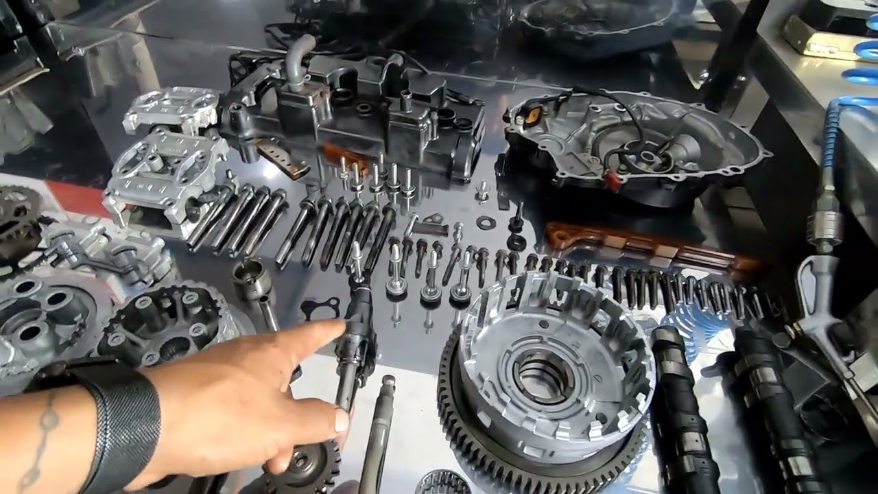 MONTAGEM MOTOR DA HORNET E REVISÃO DA SRAD 750