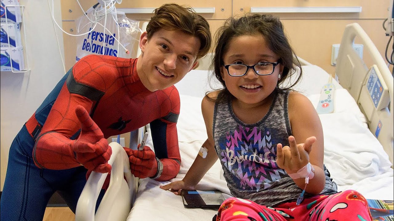 Celebrities' Adorable Moments with Kids