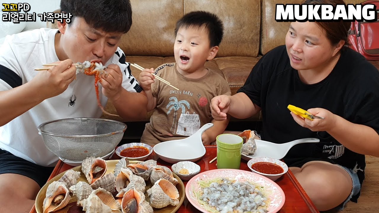 리얼가족먹방:)산낙지&참소라는 통째로 뜯어먹어야 맛있어요😋(ft.호떡먹방)ㅣRaw Octopus & Big conchㅣSeafood MUKBANGㅣEATING SHOW