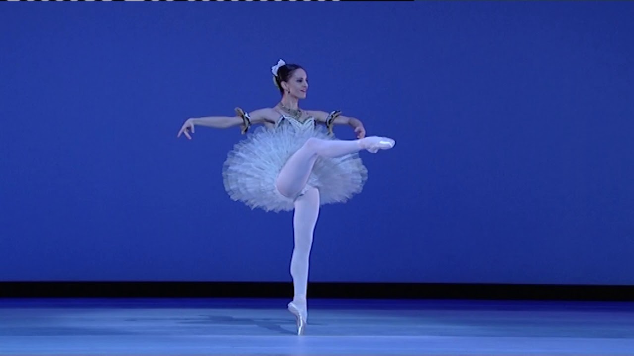 The Australian Ballet's Principal Artist Leanne Stojmenov