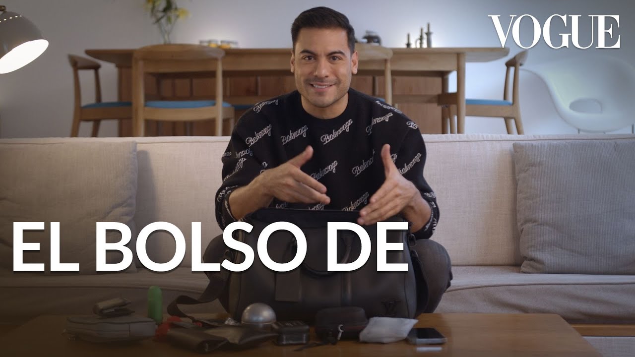 Carlos Rivera muestra lo que siempre carga en su maleta  | Vogue México y Latinoamérica