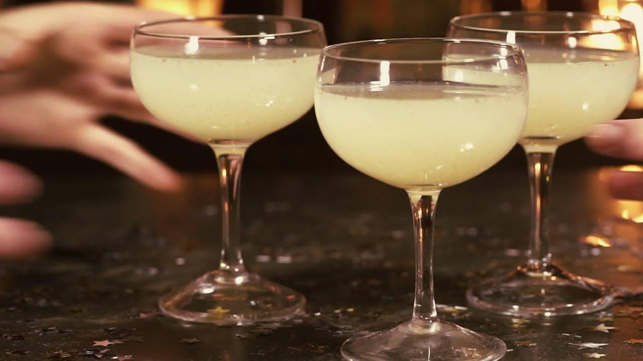 Vanilla Pear Prosecco Punch | Punch Recipes | Patr&oacute;n Tequila