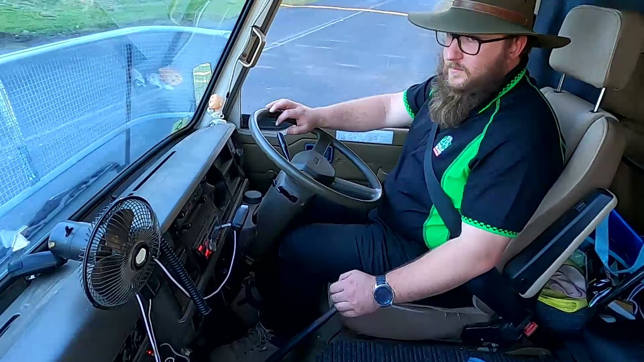 Mazda T3500 -  How to Drive and What The Buttons Do
