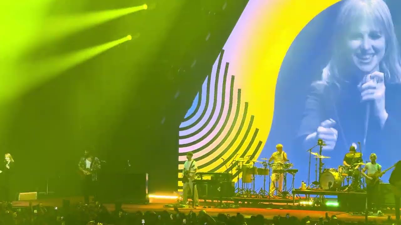 Paramore - Ain’t It Fun - Live in Melbourne at Rod Laver Arena 28 November 2023 Australia 4KHD