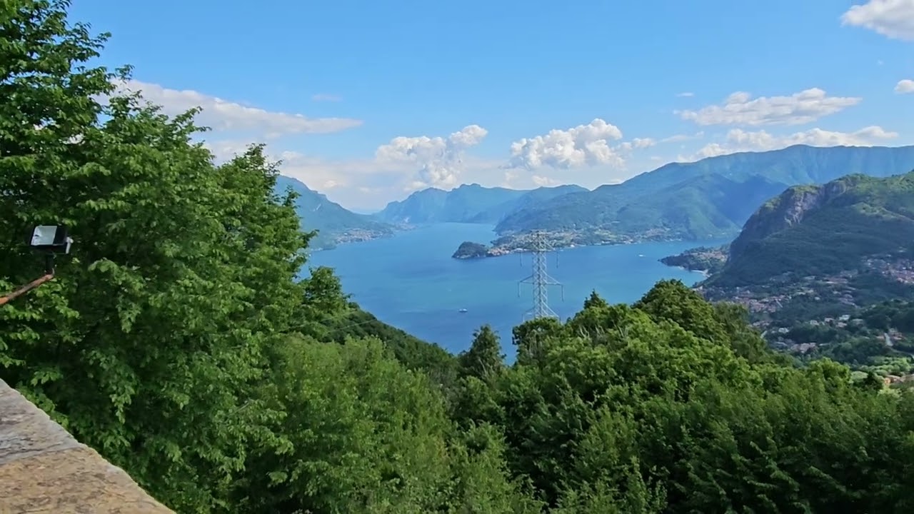 Como Breglia vista spettacolare sul ramo del lago di Como,  sullo sfondo Bellagio.