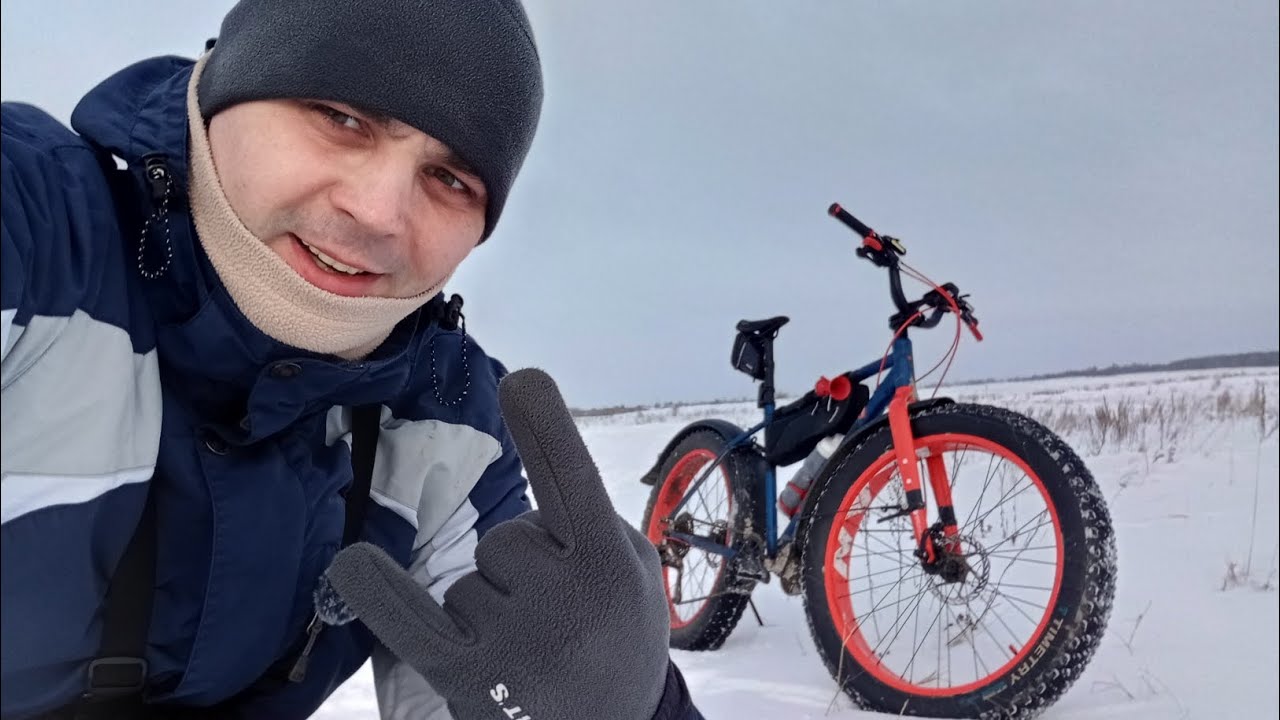 Снегомесная покатушка на велосипеде по зимним дорожкам, кручу педали на фэтбайке