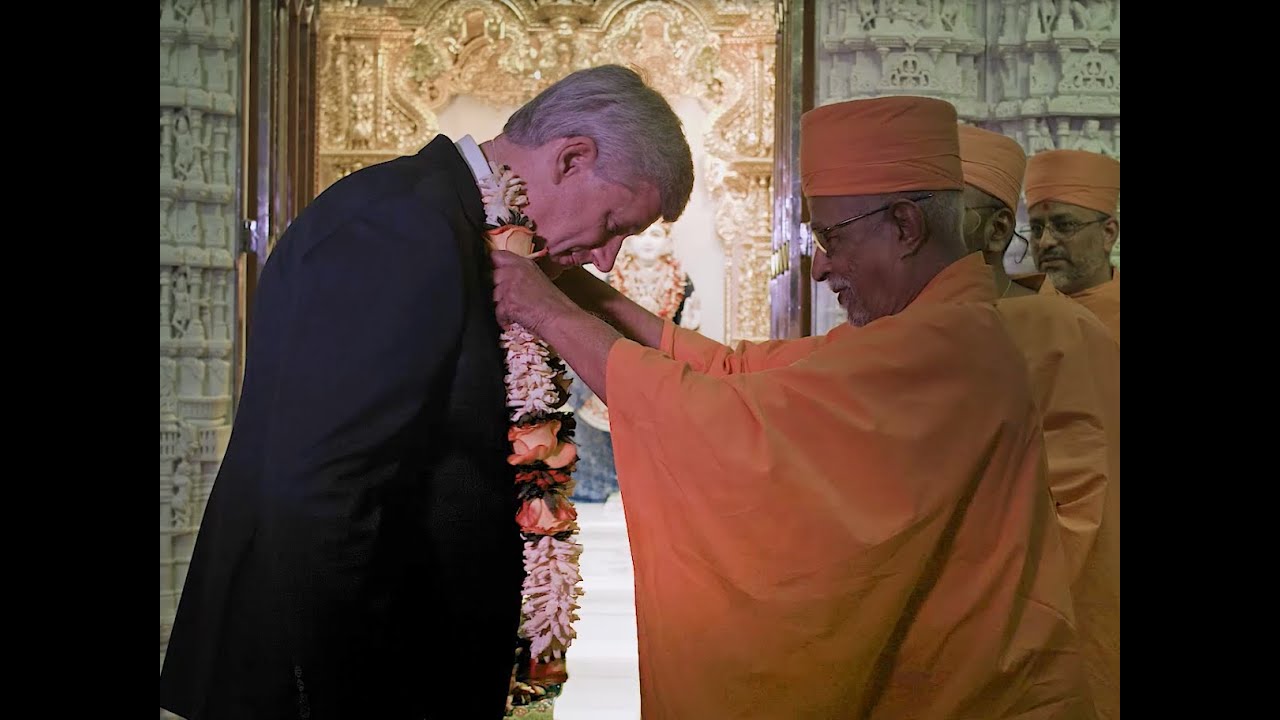 Canada's Prime Minister Stephen Harper visits BAPS Shri Swaminarayan Mandir, Toronto