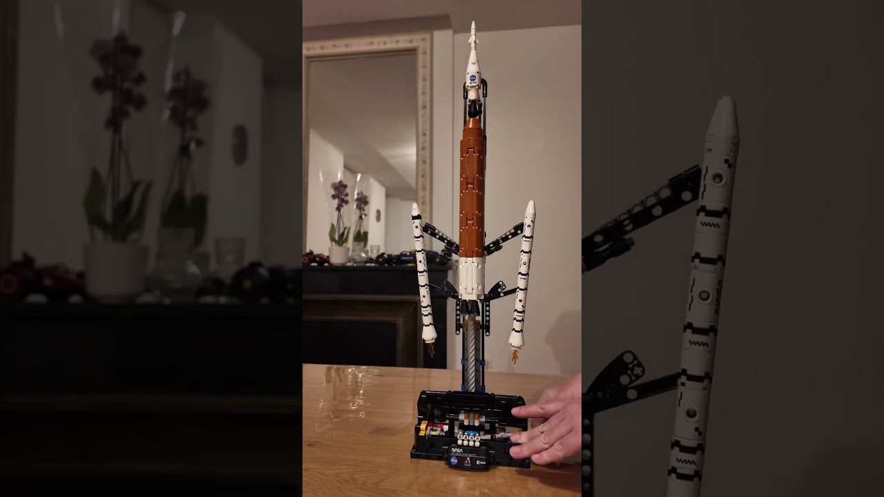 LEGO Artemis Space Launch System 42221 