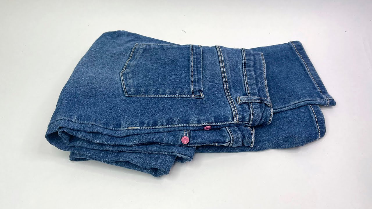Recycling Old Jeans // How to sew a small coin purse