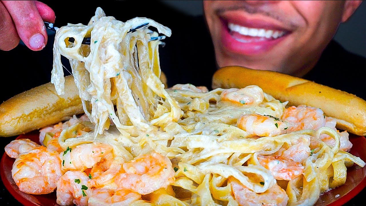 ASMR OLIVE GARDEN CREAMY ALFREDO SHRIMP PASTA MUKBANG | STICKY EATING SOUNDS *BIG BITES NO TALKING*