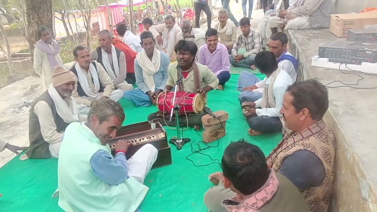 गायक सुरेन्द्र सिंह विश्वकर्मा उर्फ चंचल, उन के घर में कोऊ बचों न खाली पडे मकान रे ई धरती पे।।