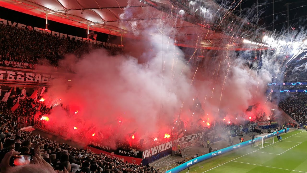 Frankfurt vs. Napoli | Champions League Hymne + Ultras Massive Pyro Choreo | Feb 23