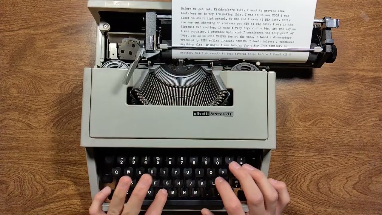 10 minutes of my Olivetti Lettera 31 in use (ASMR?) (no talking)