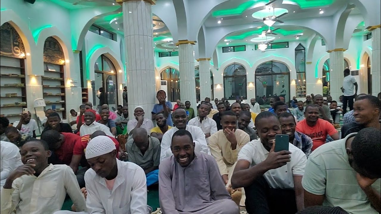 A HISTÓRIA DUM HOMEM QUE SÓ SE ALIMENTAVA DE HOLOKHO, SEM VARIAR ALIMENTOS... Shaikh Sany Afonso | 😂