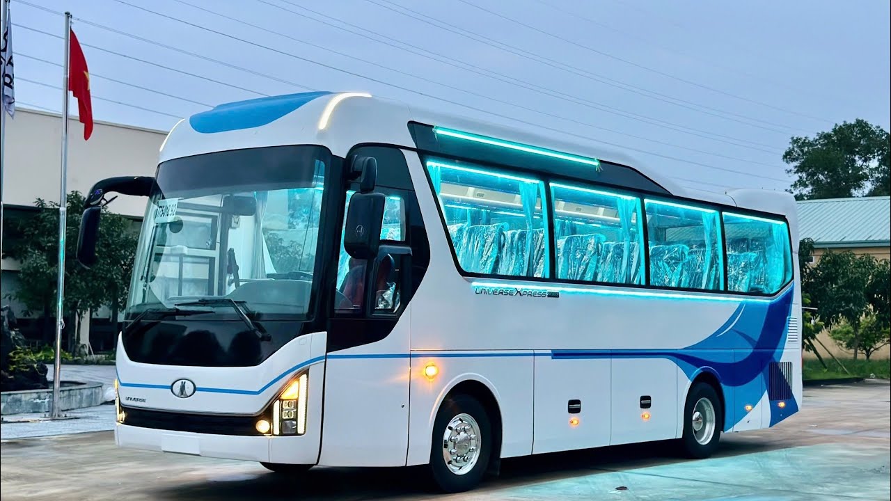Universe 29 chỗ Haeco động cơ yuichai 248 ps