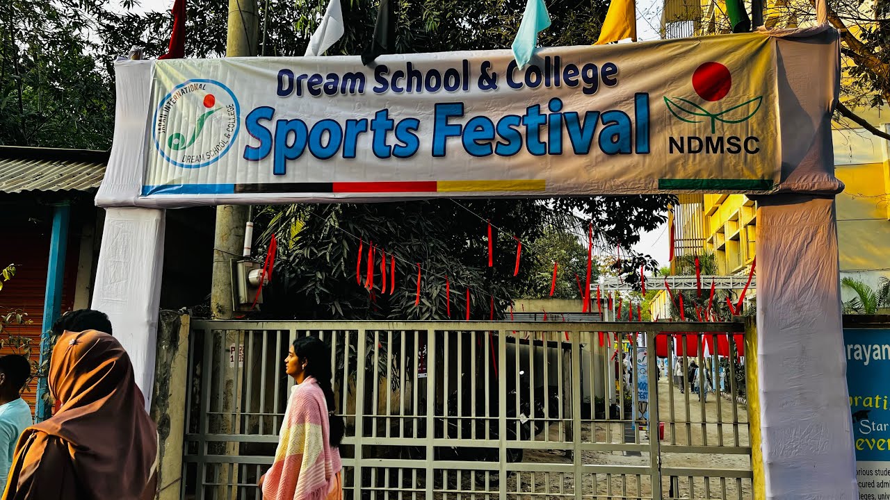 খেলা দেখতে ছেলের স্কুলে চলে গেলাম। 