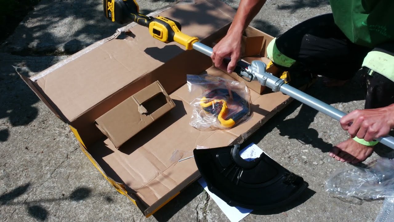 DeWALT DCMST561P1 Aku strunov&aacute; kosačka 1x5,0Ah/18V | Rozbalenie a testovanie AKU Krovinorezu DeWALT