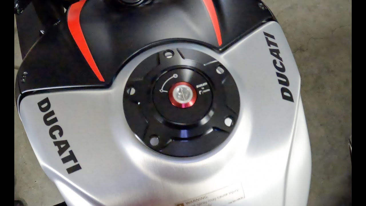 [Ducati] 4KパニガーレV4SP2 Rizoma ガスキャップ交換