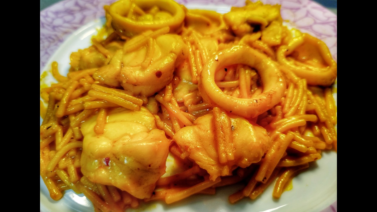 FIDEOS A LA MARINERA con Calamares y Rape 🦑 Receta Fácil y Rápida