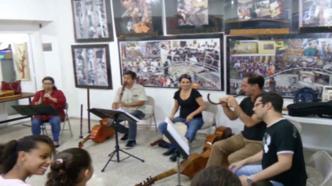 Apresenta&ccedil;&atilde;o do Grupo de m&uacute;sica antiga da Uff