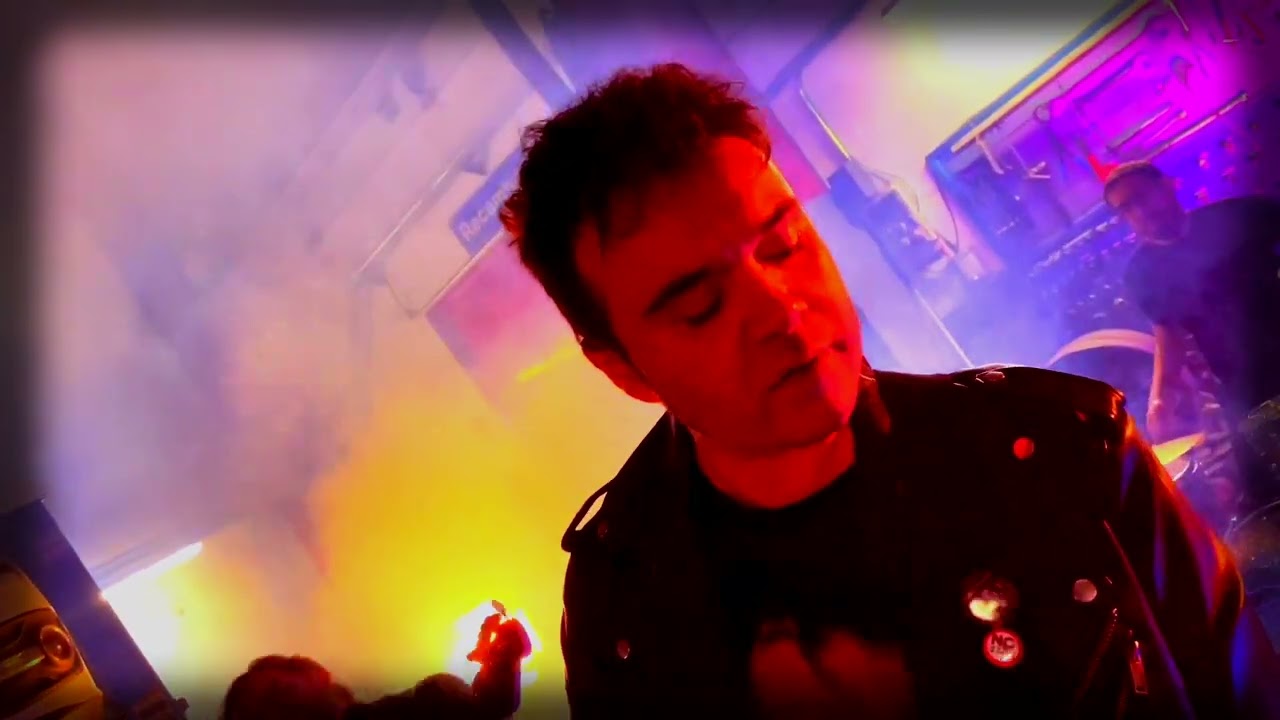 Kike Ruiz - Respira (Videoclip Oficial)