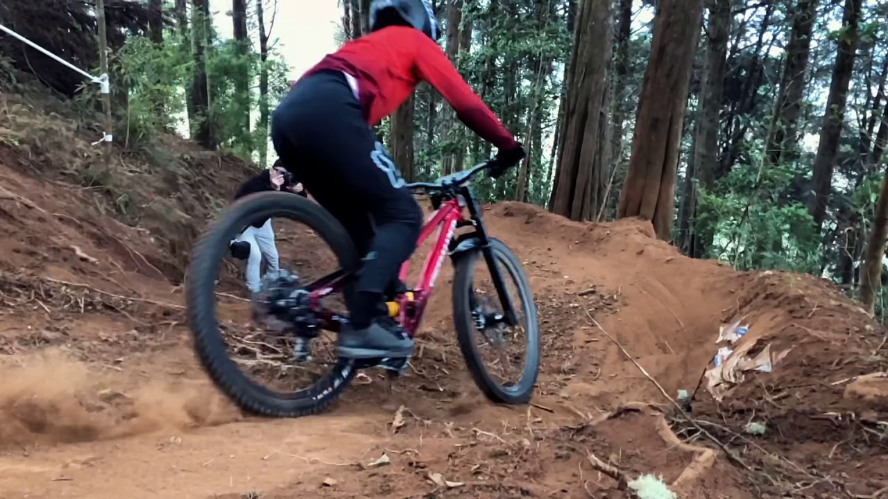 Raw clips: Primera fecha de DOWNHILL 2021, Costa Rica.
