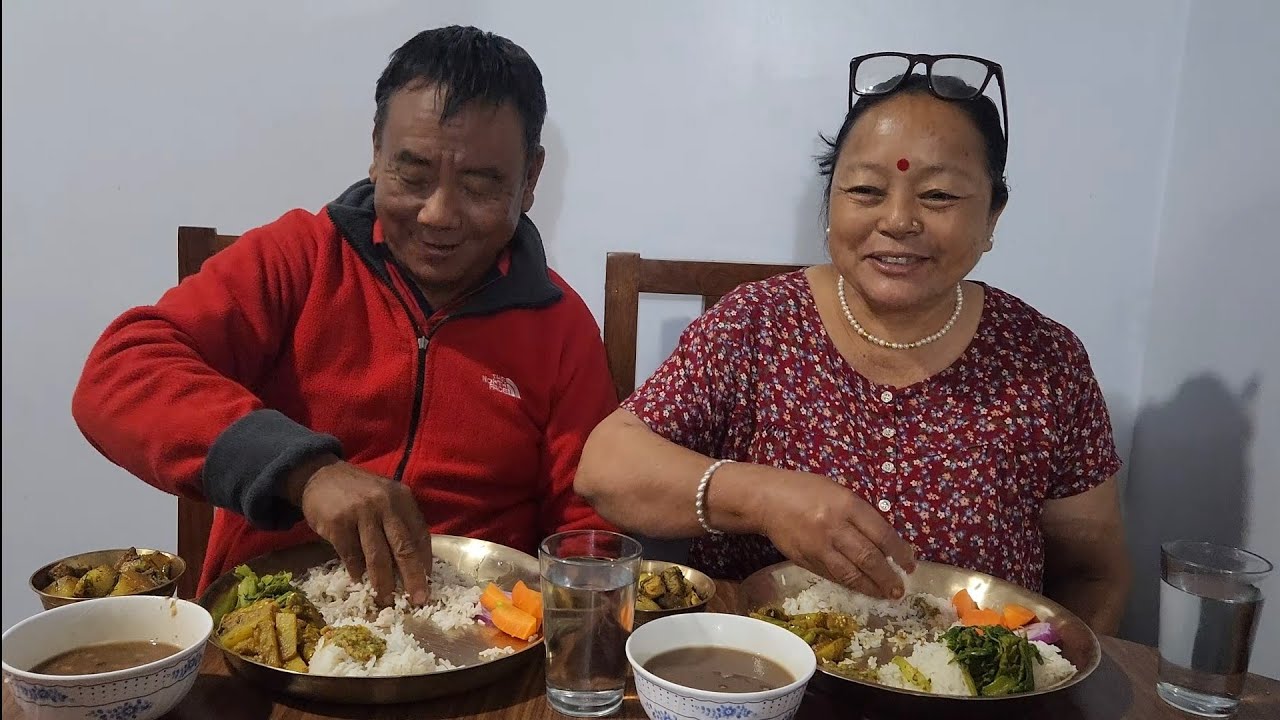 कालोबंगुर को झोल मासु भात दाल वैगुन आलु को तरकारी गाजर प्याज Bhola Shiba Mukbang 